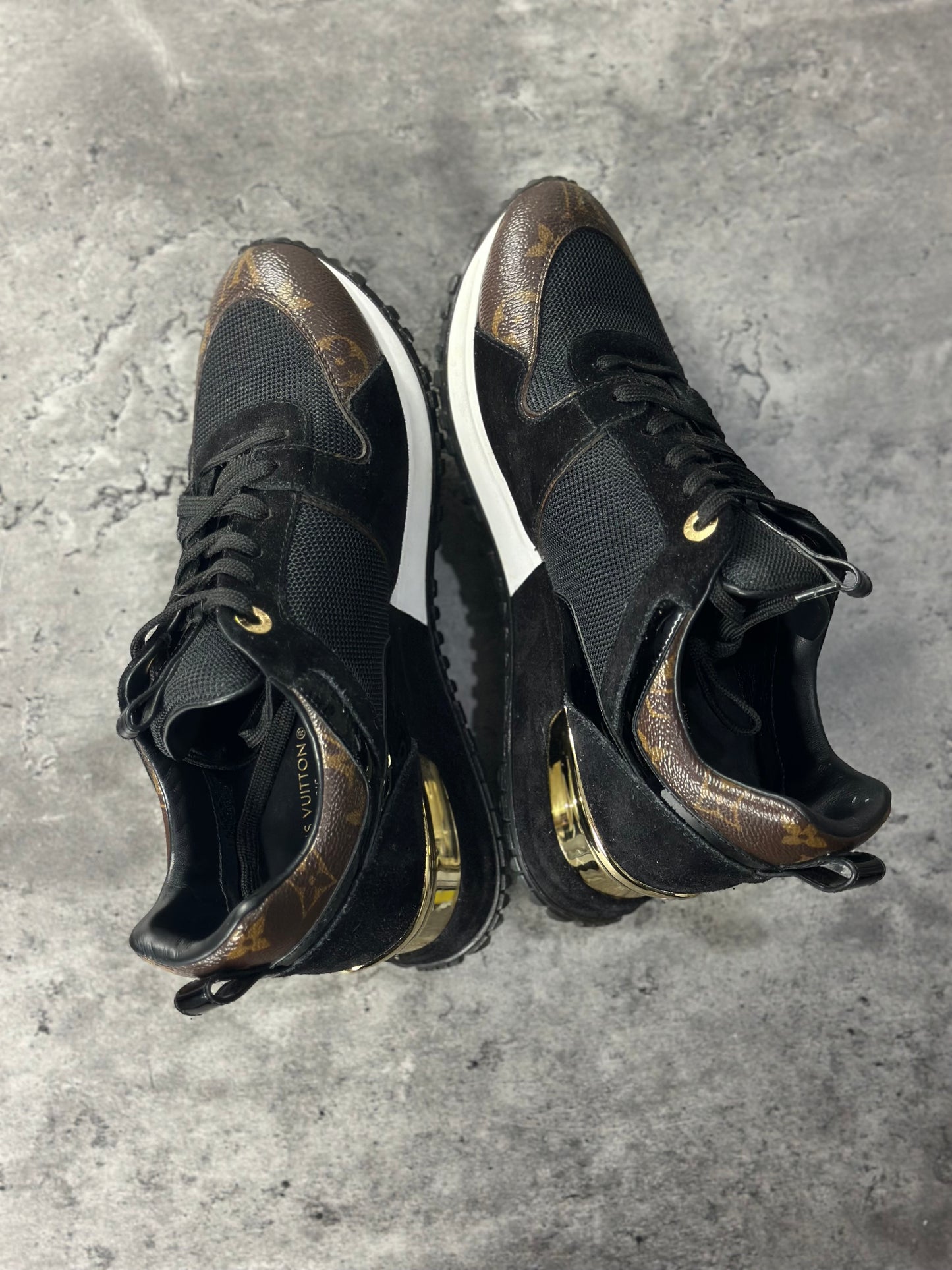 LV RUNAWAY WOMENS - SIZE 4 - USED EXCELLENT
